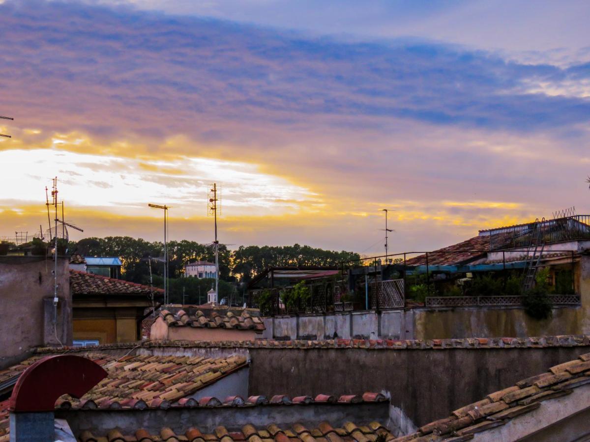 Mattia'S Penthouse - View Over Trastevere Roofs โรม ภายนอก รูปภาพ